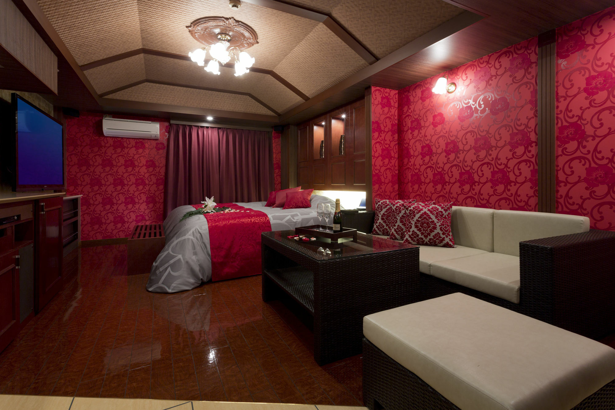 Hotel Crea (Adults Only) Okayama Bagian luar foto